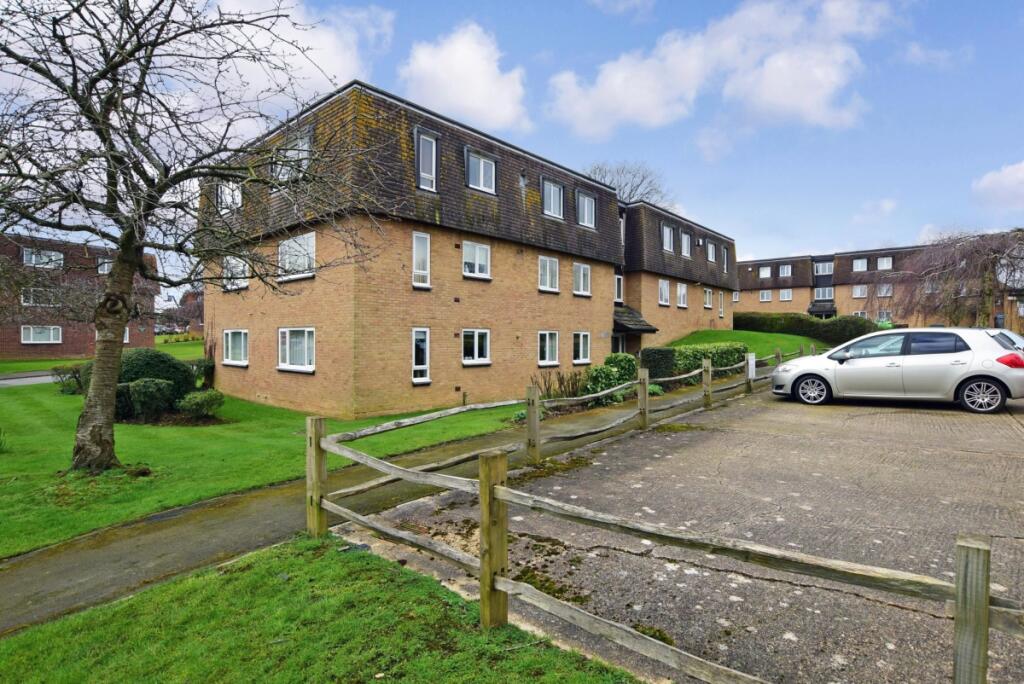2 bed 1st Floor Flat for rent in Haywards Heath. From Cubitt & West Residential Lettings - Horsham 2 bed 1st Floor Flat for rent in Haywards Heath. From Cubitt & West Residential Lettings - Horsham