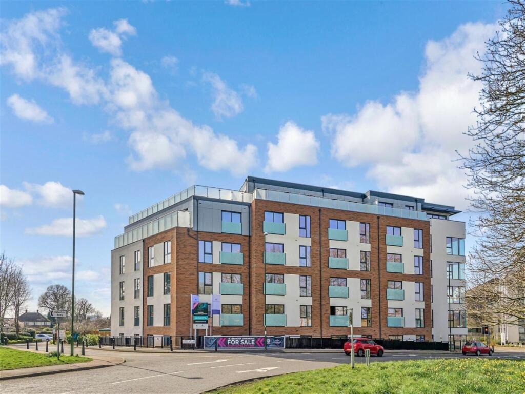 1 bed Apartment for rent in Tower Hill. From Cubitt & West Residential Lettings - Horsham