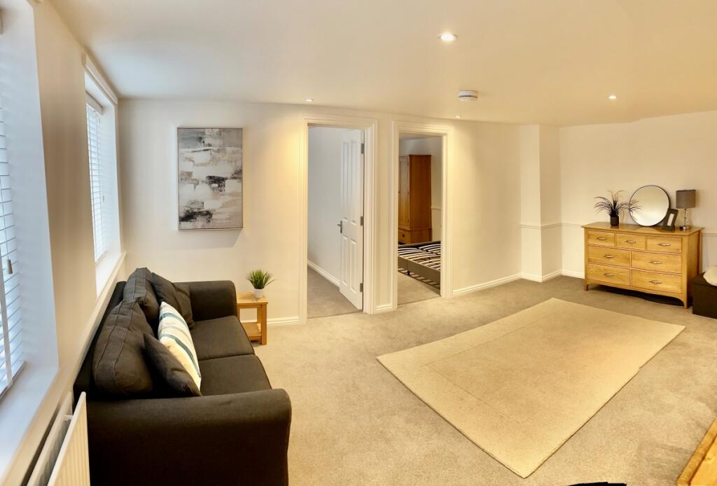 2 bed Apartment for rent in Elmbridge Village. From Cubitt & West Residential Lettings - Horsham