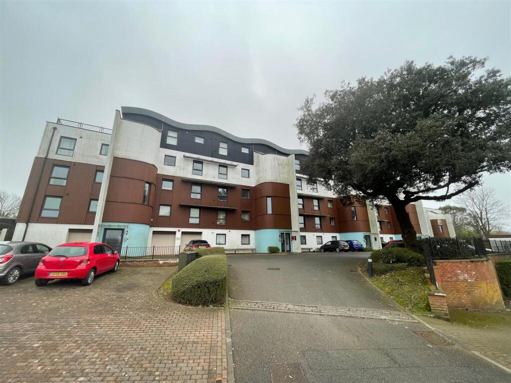 2 bed 1st Floor Flat for rent in Plymouth. From Julian Marks - Plymstock 2 bed 1st Floor Flat for rent in Plymouth. From Julian Marks - Plymstock