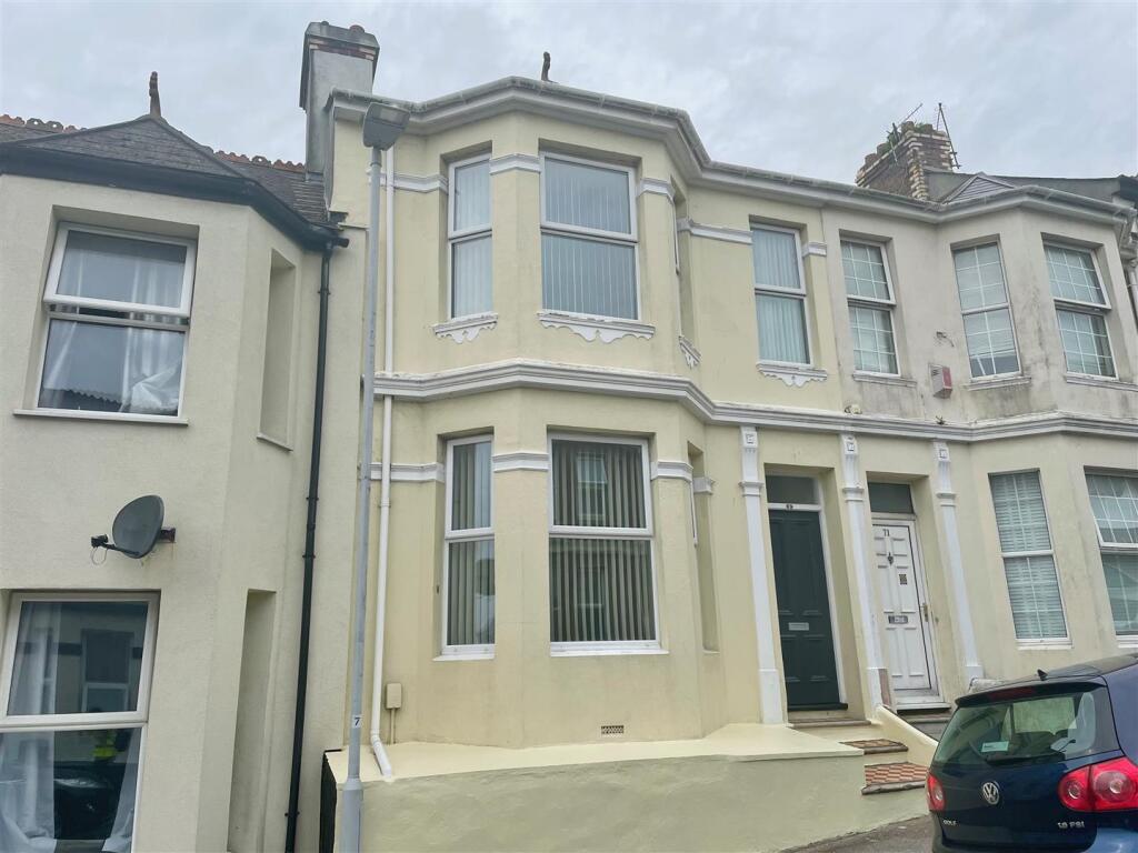 3 bed Mid Terraced House for rent in Torpoint. From Julian Marks - Plymstock