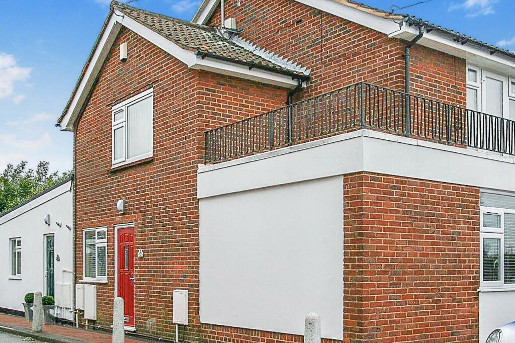 2 bed 1st Floor Flat for rent in Havering's Grove. From Keith Ashton - Brentwood - Lettings 2 bed 1st Floor Flat for rent in Havering's Grove. From Keith Ashton - Brentwood - Lettings