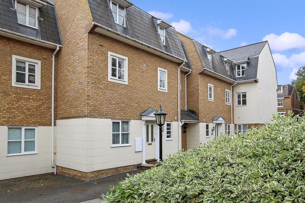 1 bed 1st Floor Flat for rent in South Weald. From Keith Ashton - Brentwood - Lettings
