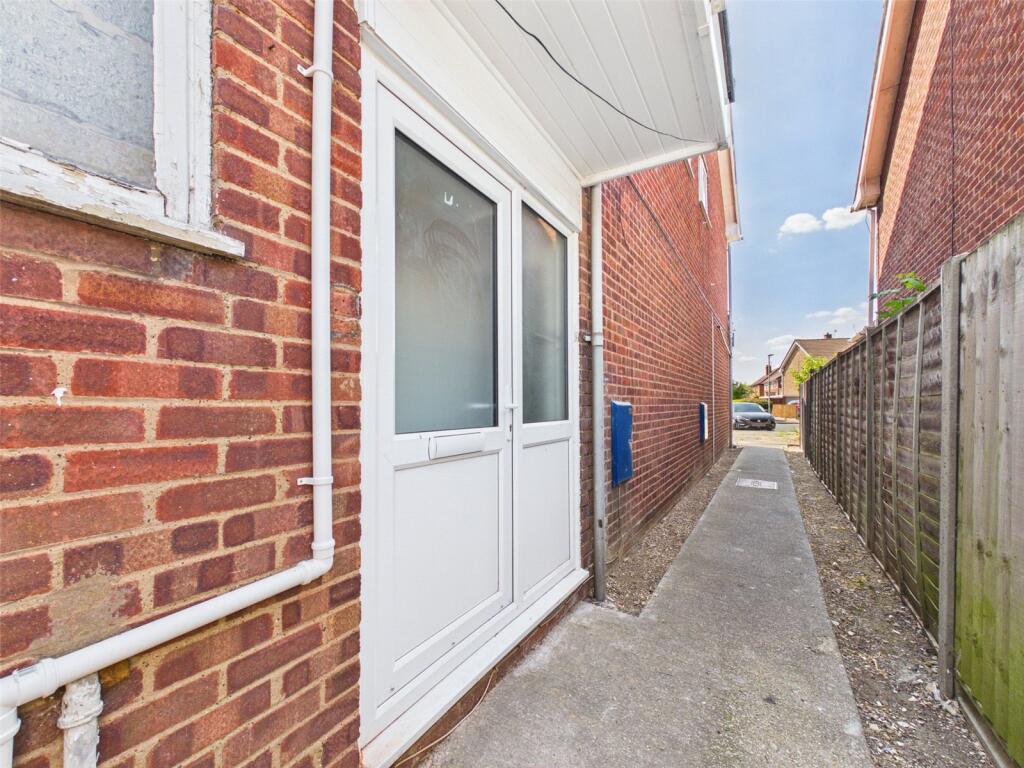 2 bed Apartment for rent in Upton St Leonards. From The Property Centre - Abbeymead