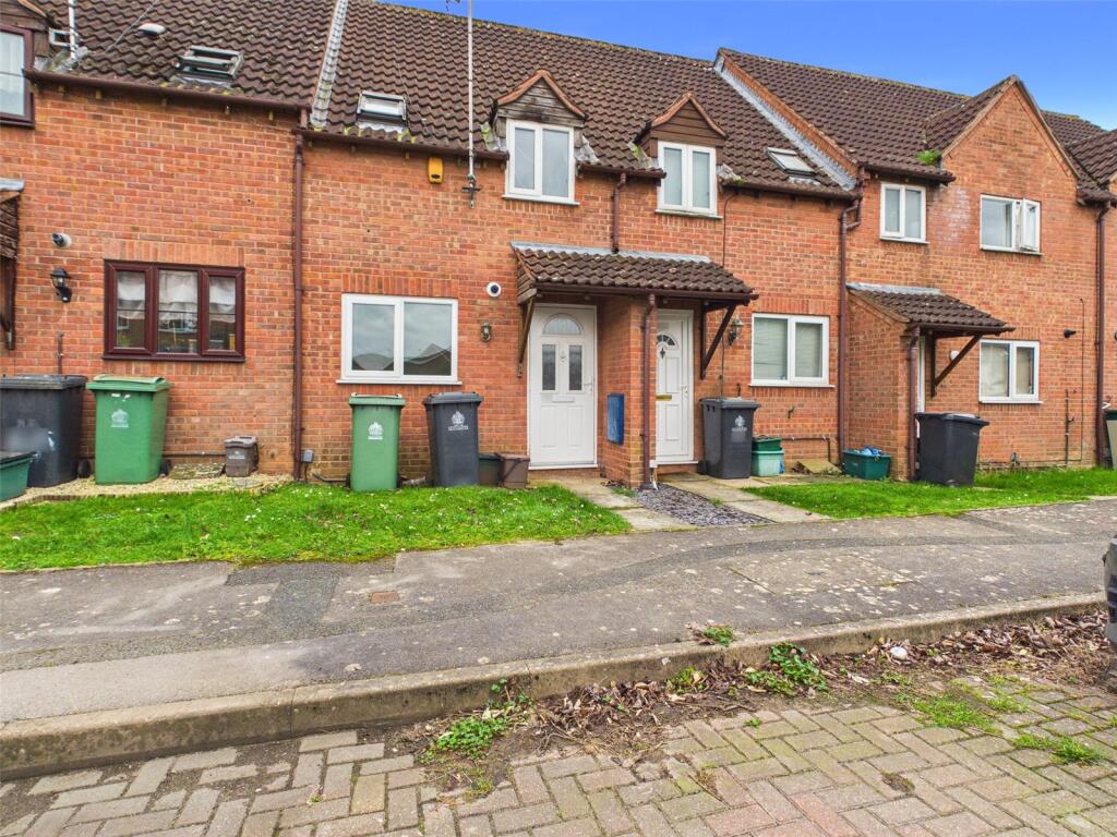 2 bed Mid Terraced House for rent in Gloucester. From The Property Centre - Quedgeley