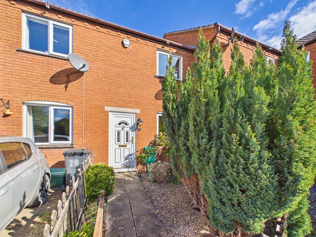 2 bed Mid Terraced House for rent in Gloucester. From The Property Centre - Quedgeley