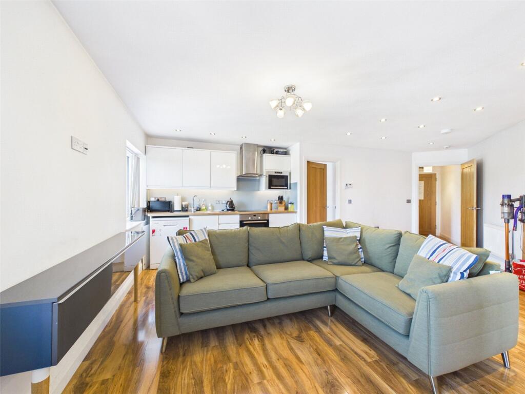 2 bed Apartment for rent in Hardwicke. From The Property Centre - Quedgeley 2 bed Apartment for rent in Hardwicke. From The Property Centre - Quedgeley
