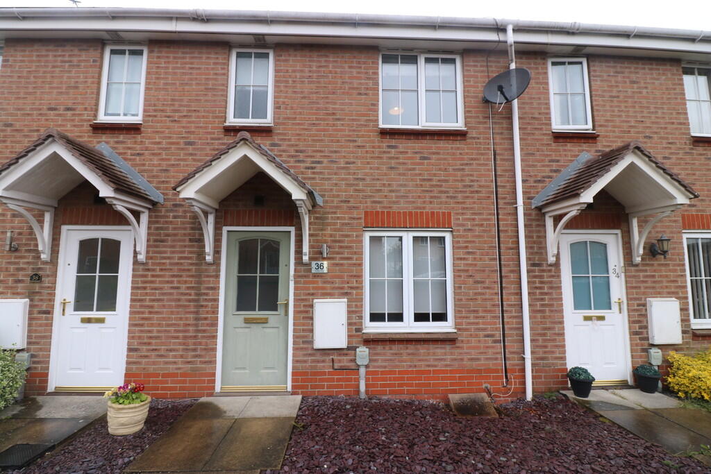 2 bed Mid Terraced House for rent in Brough. From CJ Property - Hessle