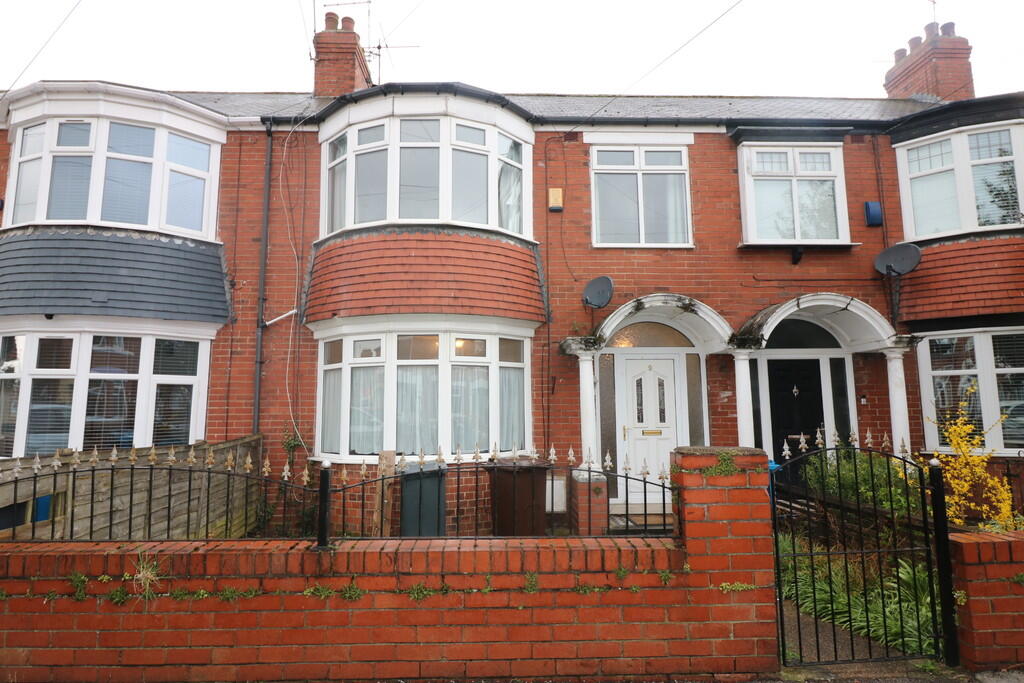 3 bed Mid Terraced House for rent in Dunswell. From CJ Property - Hessle