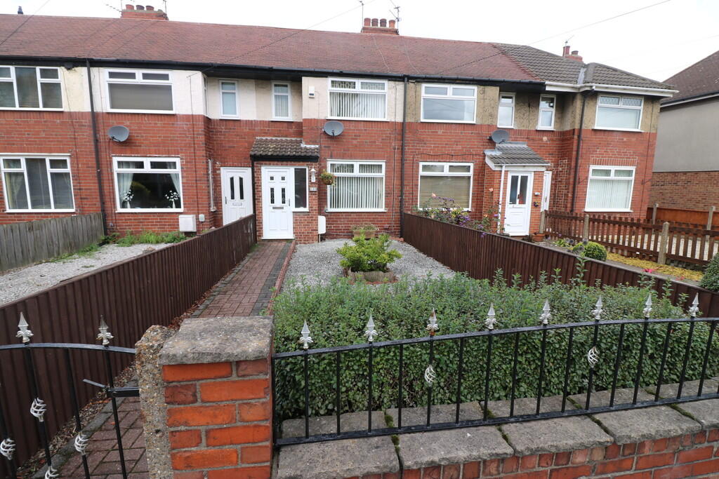 2 bed Mid Terraced House for rent in Anlaby. From CJ Property - Hessle