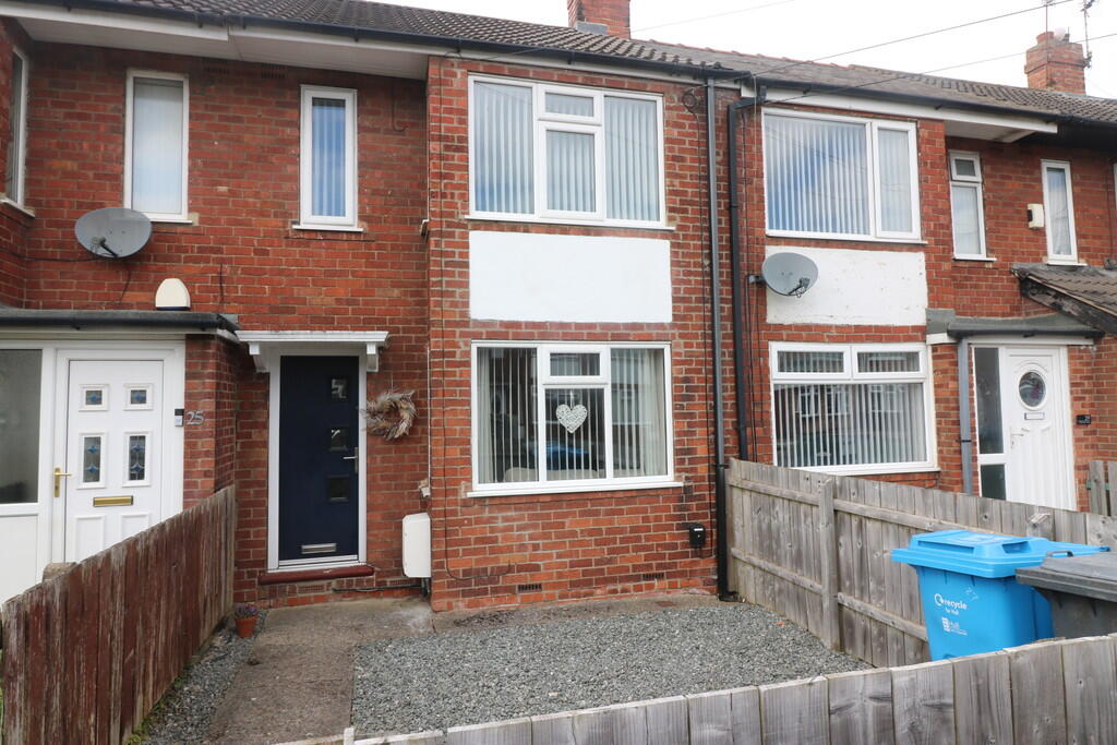 2 bed Mid Terraced House for rent in Anlaby. From CJ Property - Hessle