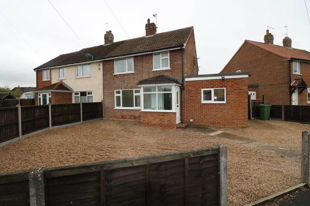 3 bed Semi Detached for rent in Brough. From CJ Property - Hessle 3 bed Semi Detached for rent in Brough. From CJ Property - Hessle