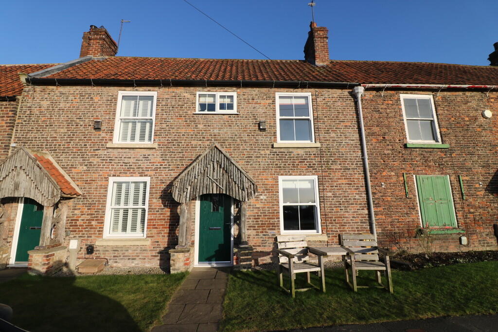 3 bed Mid Terraced House for rent in Brough. From CJ Property - Hessle