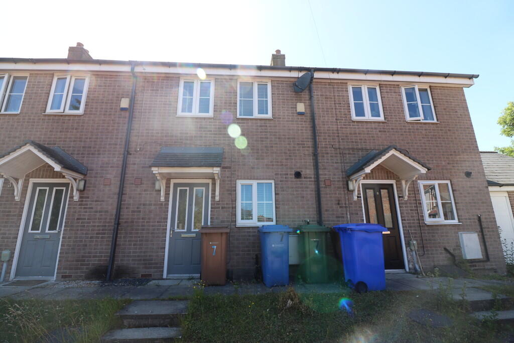 2 bed Mid Terraced House for rent in Hessle. From CJ Property - Hessle