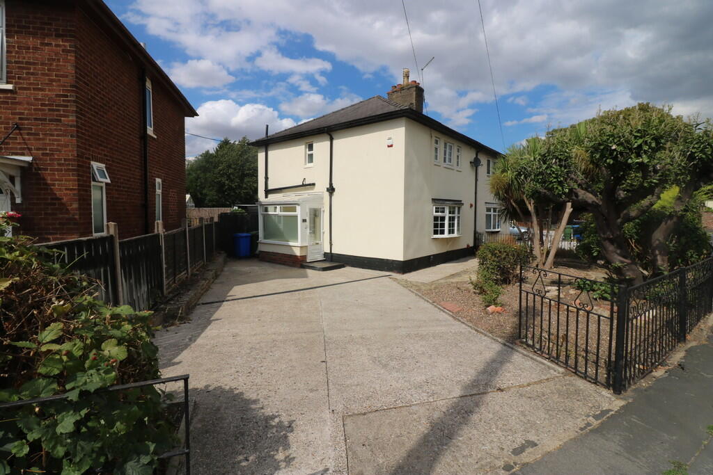 3 bed Semi Detached for rent in Cottingham. From CJ Property - Hessle 3 bed Semi Detached for rent in Cottingham. From CJ Property - Hessle