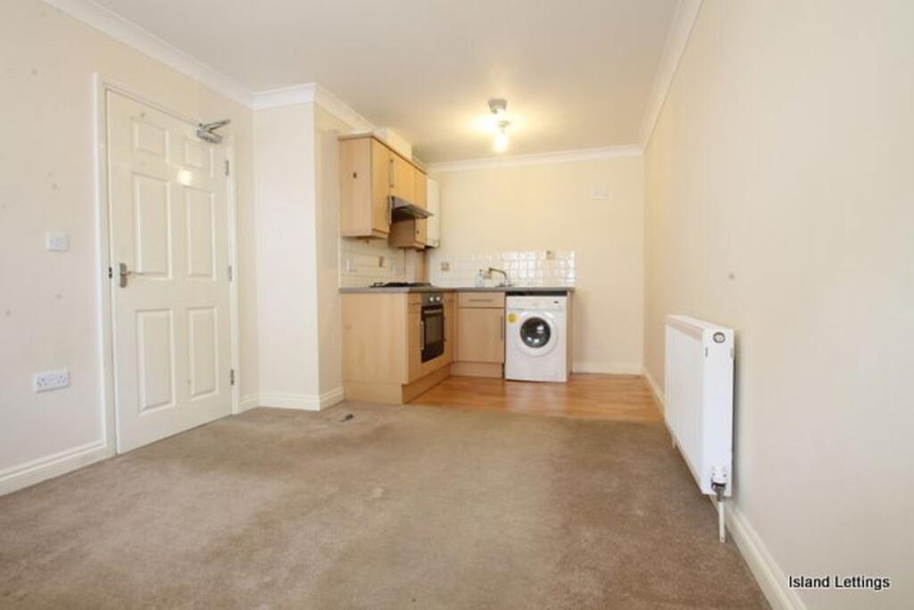 2 bed Apartment for rent in Newport. From Island Lettings - Ryde