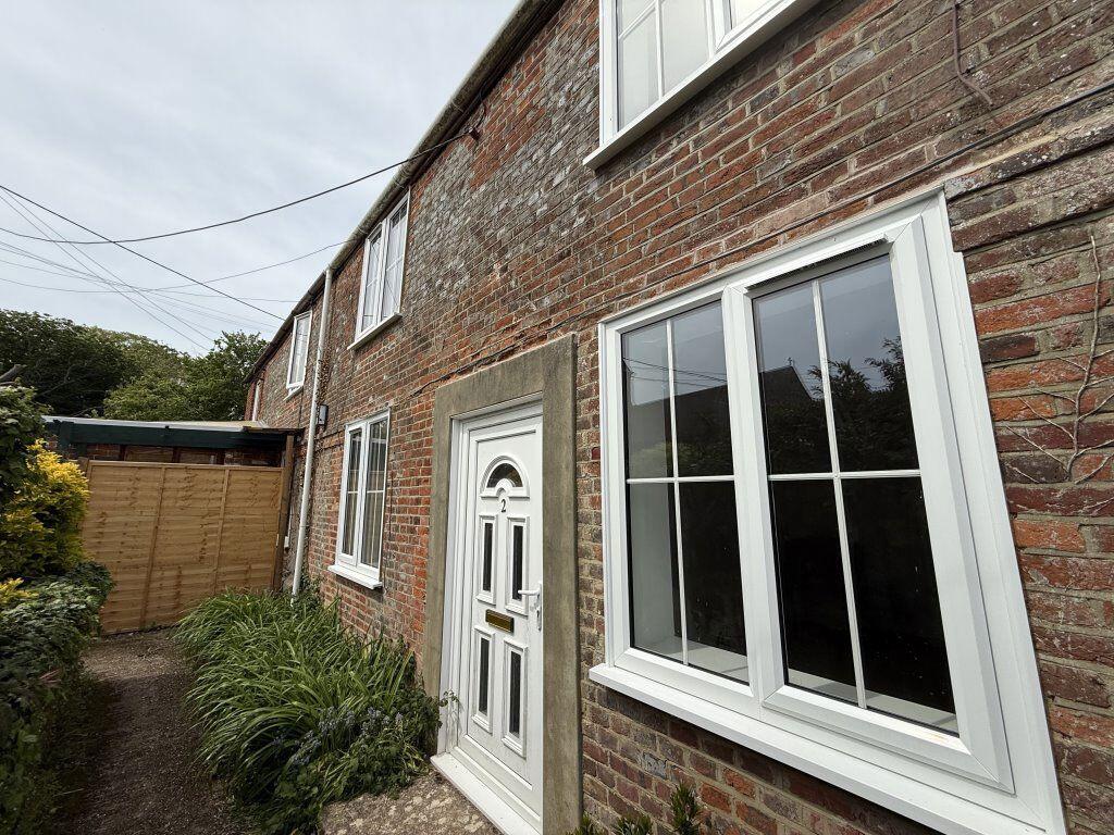 2 bed Detached for rent in Rew Street. From Island Lettings - Ryde