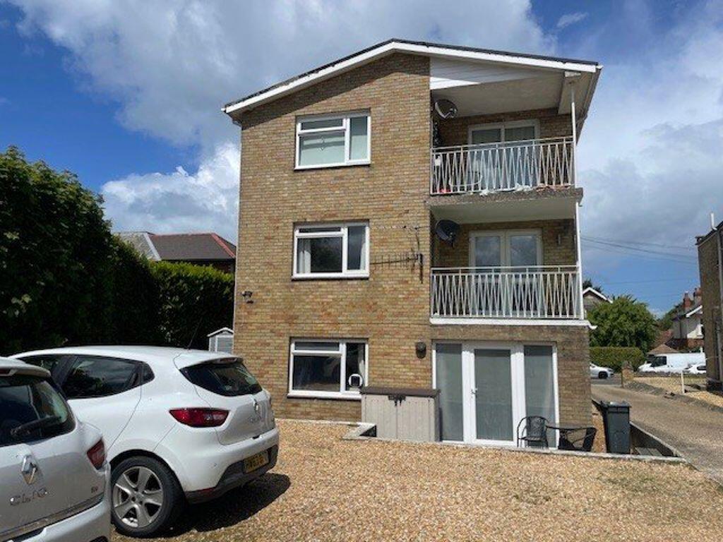 2 bed Apartment for rent in Ryde. From Island Lettings - Ryde