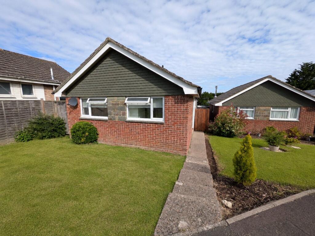 2 bed Bungalow for rent in Newport. From Island Lettings - Ryde