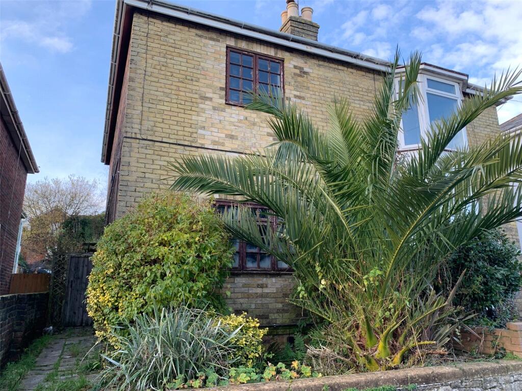 2 bed Semi Detached for rent in Ryde. From Island Lettings - Ryde