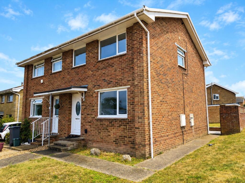3 bed Semi Detached for rent in Sandown. From Island Lettings - Ryde 3 bed Semi Detached for rent in Sandown. From Island Lettings - Ryde