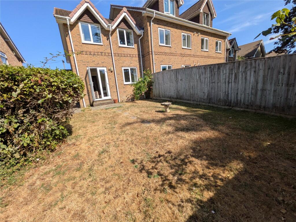 3 bed Semi Detached for rent in Colwell. From Island Lettings - Ryde 3 bed Semi Detached for rent in Colwell. From Island Lettings - Ryde