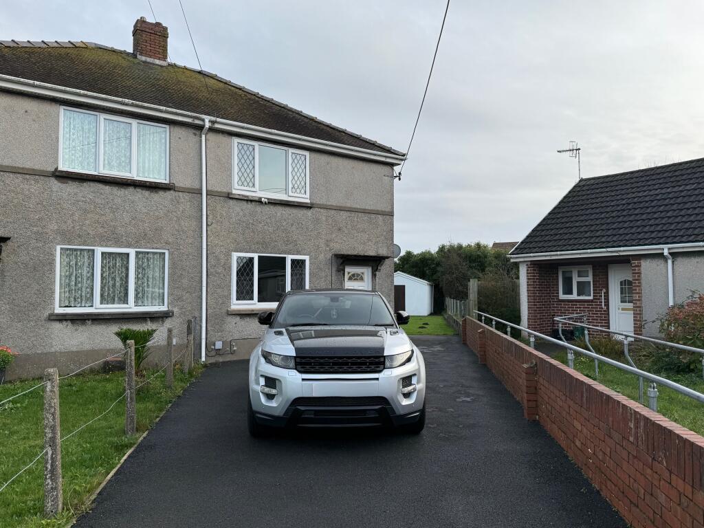 2 bed Not Specified for rent in Pen-bre. From John Francis - Gorseinon