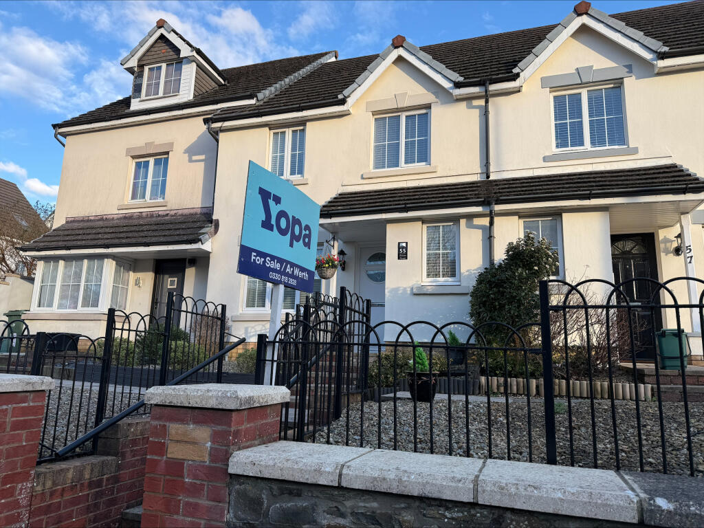 3 bed Detached for rent in Llanelli. From John Francis - Gorseinon