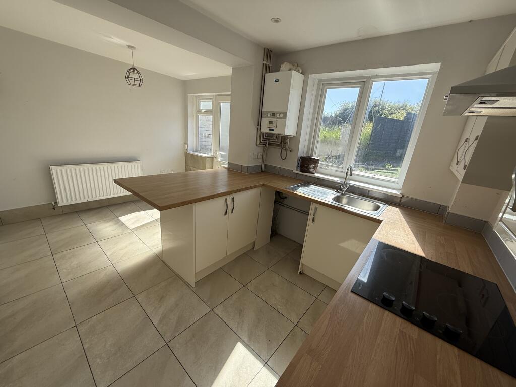 3 bed Detached for rent in Llanelli. From John Francis - Gorseinon