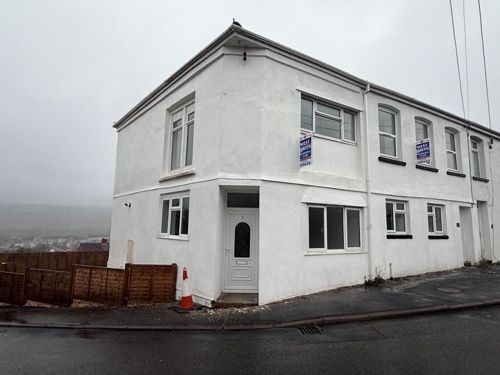 3 bed Detached for rent in Llanelli. From John Francis - Gorseinon