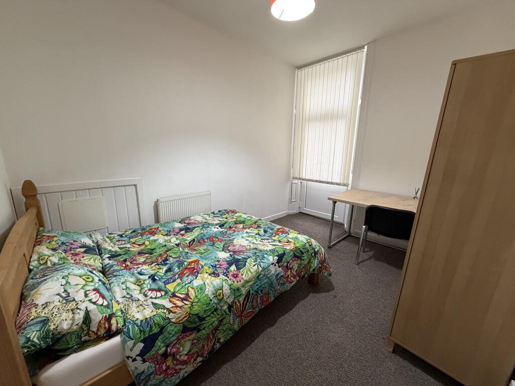 1 bed 1st Floor Flat for rent in Swansea. From John Francis - Swansea