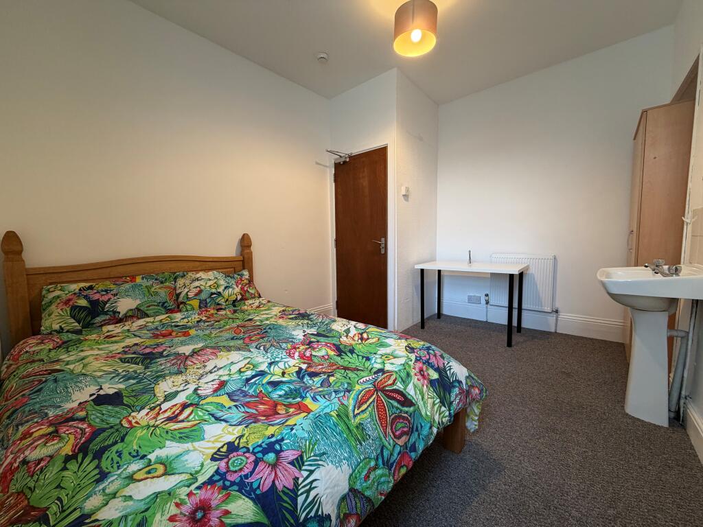 1 bed 1st Floor Flat for rent in Swansea. From John Francis - Swansea