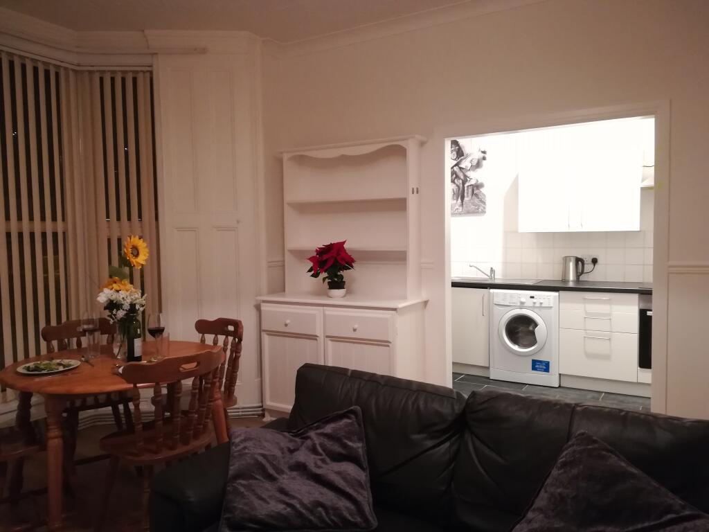 1 bed 1st Floor Flat for rent in Dunvant. From John Francis - Swansea