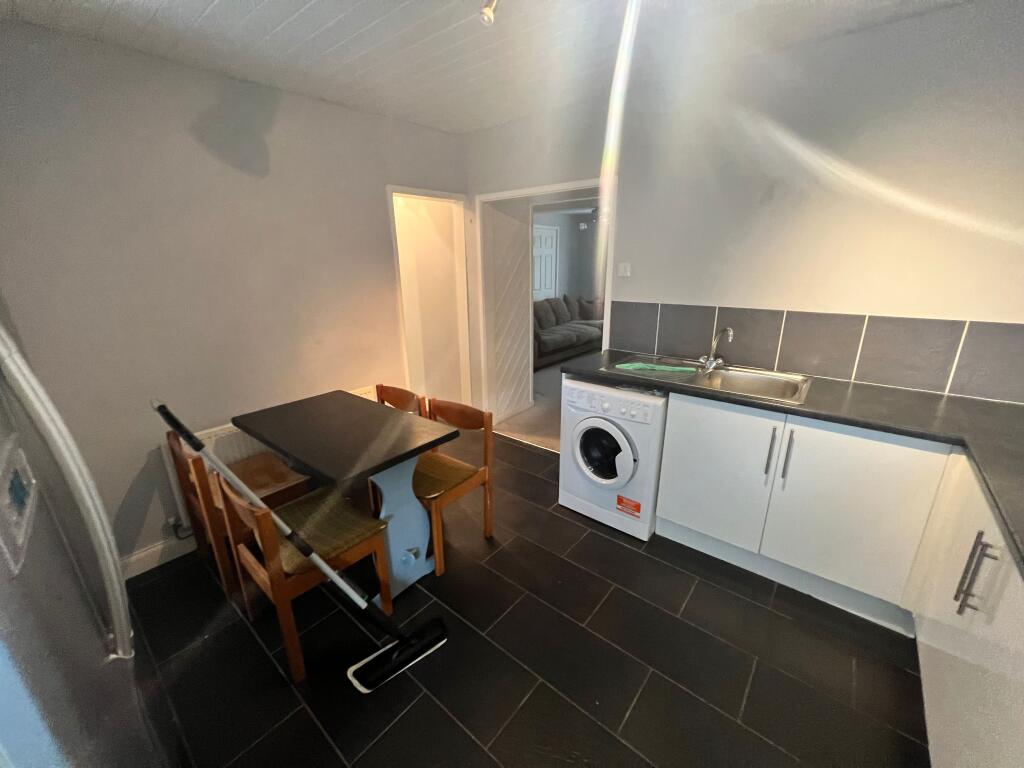 2 bed 1st Floor Flat for rent in Waunarlwydd. From John Francis - Swansea