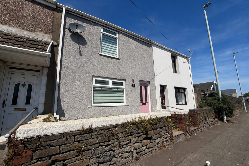 3 bed Mid Terraced House for rent in Glais. From John Francis - Swansea 3 bed Mid Terraced House for rent in Glais. From John Francis - Swansea