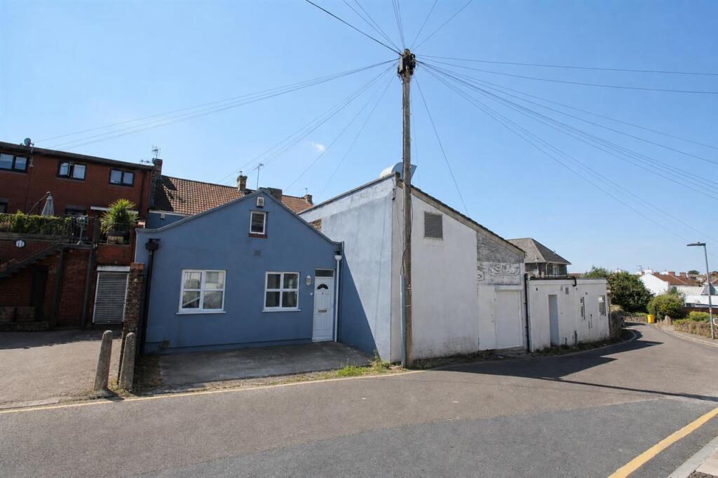 2 bed Apartment for rent in Two Mile Hill. From Gough Quarters - Clifton