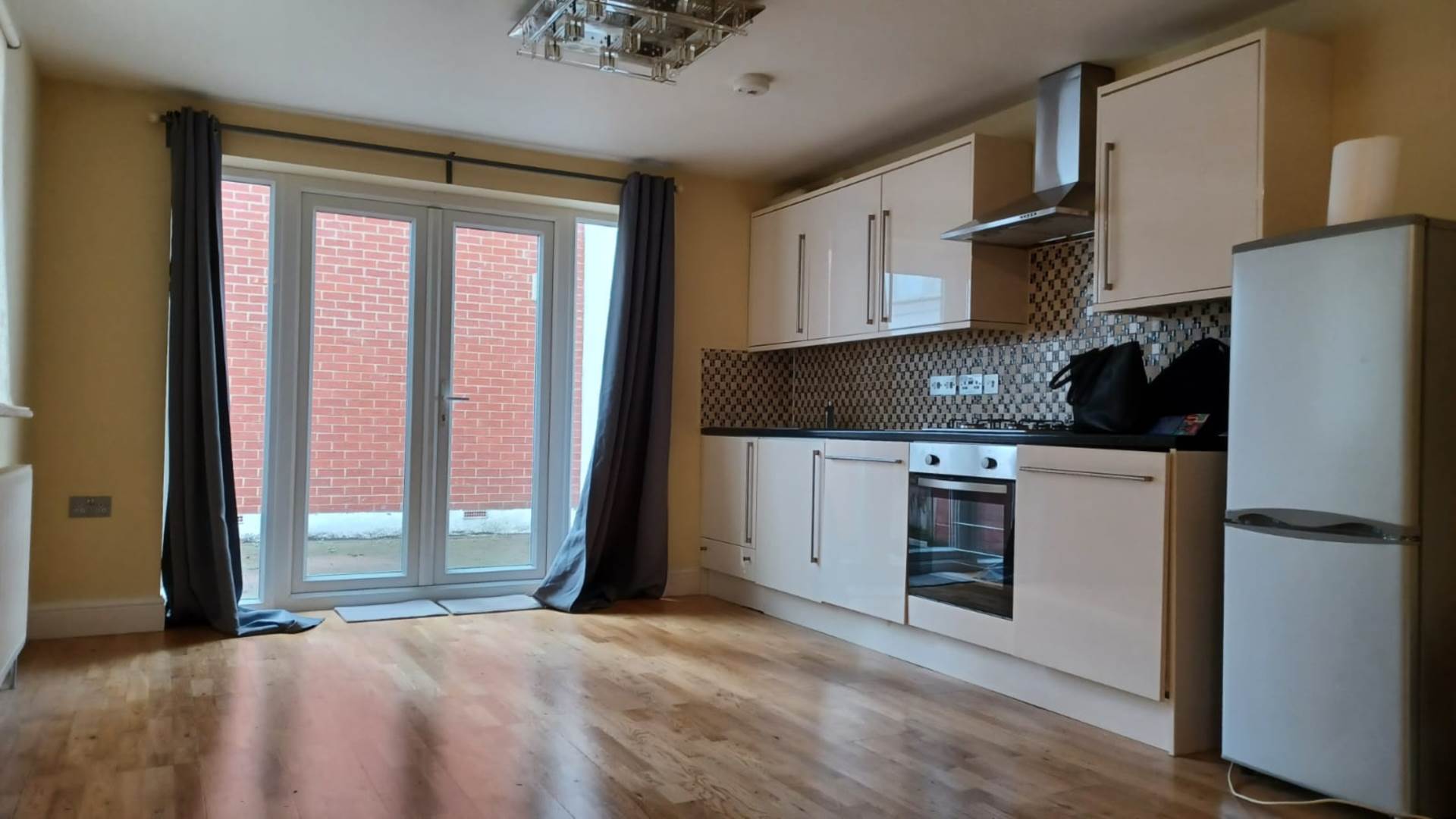 1 bed Detached House for rent in London. From Kings Accommodation