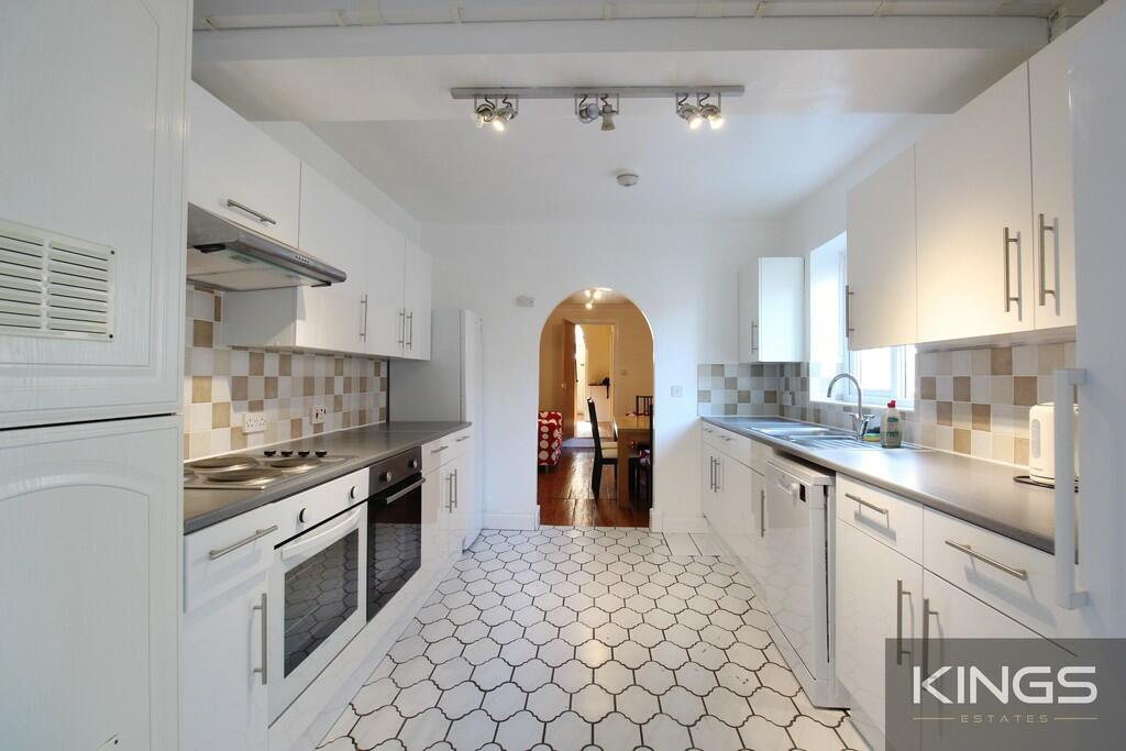 6 bed Detached for rent in Southampton. From Kings Estates - Southampton
