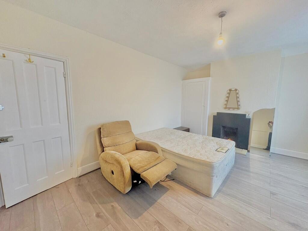 5 bed Semi Detached for rent in Southampton. From Kings Estates - Southampton