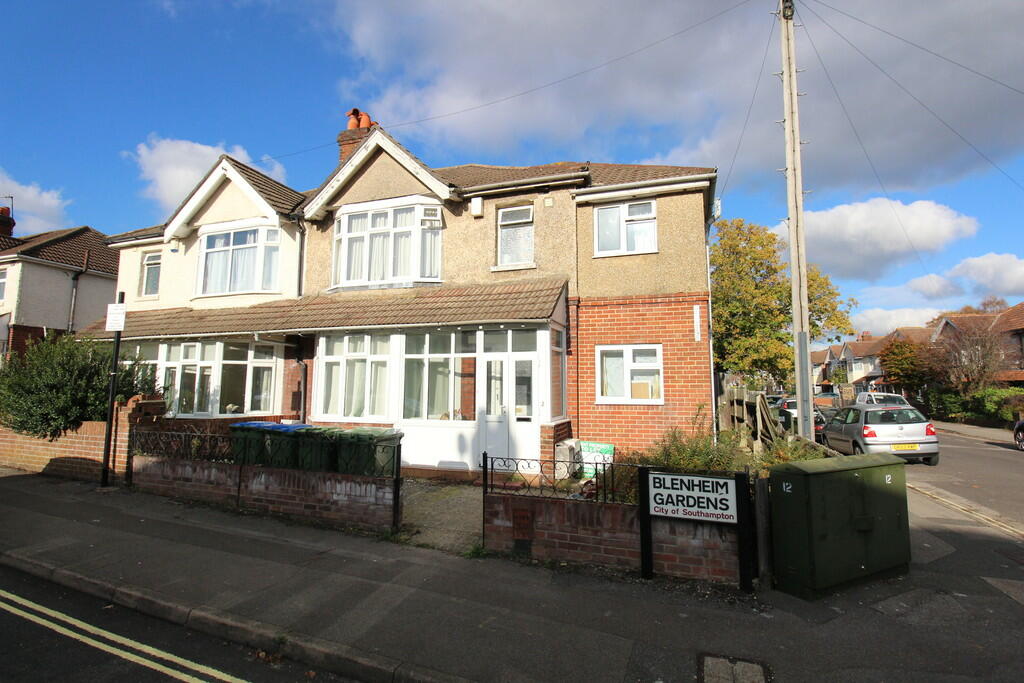 7 bed Mid Terraced House for rent in Southampton. From Kings Estates - Southampton