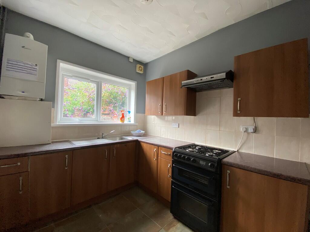 5 bed Mid Terraced House for rent in Southampton. From Kings Estates - Southampton