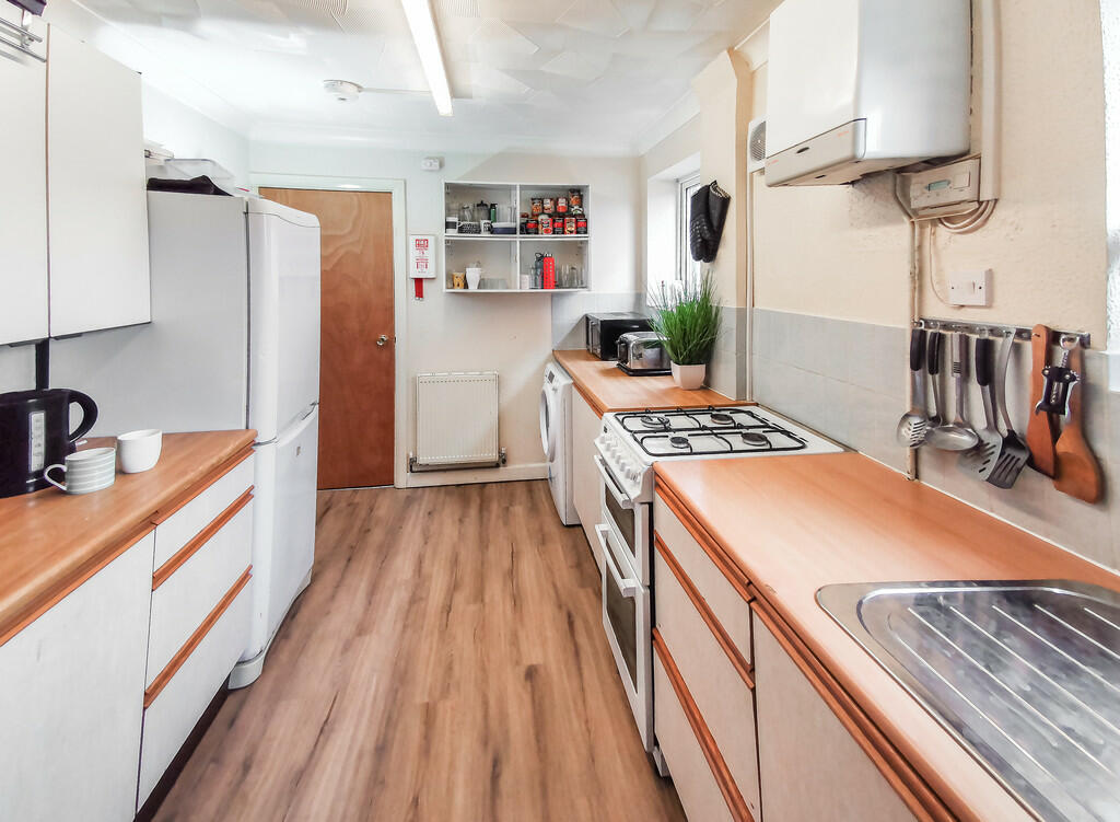 5 bed Semi Detached for rent in Southampton. From Kings Estates - Southampton