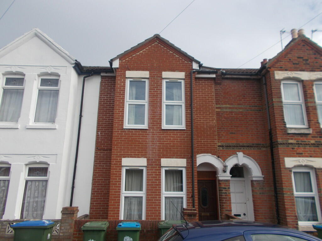 5 bed Mid Terraced House for rent in Southampton. From Kings Estates - Southampton