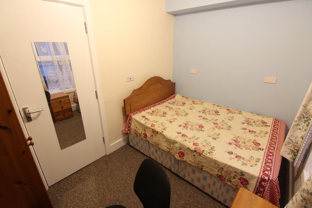 3 bed 1st Floor Flat for rent in Southampton. From Kings Estates - Southampton