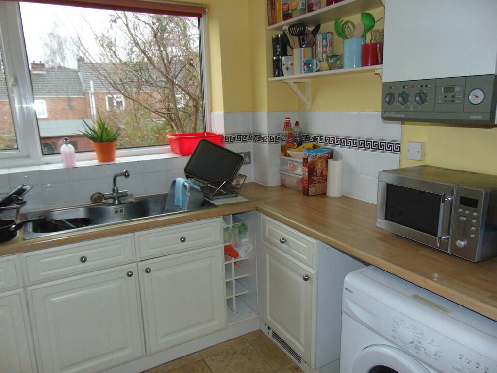 3 bed Mid Terraced House for rent in Southampton. From Kings Estates - Southampton