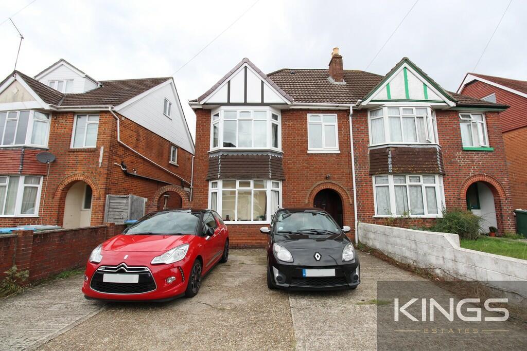 8 bed Mid Terraced House for rent in Southampton. From Kings Estates - Southampton