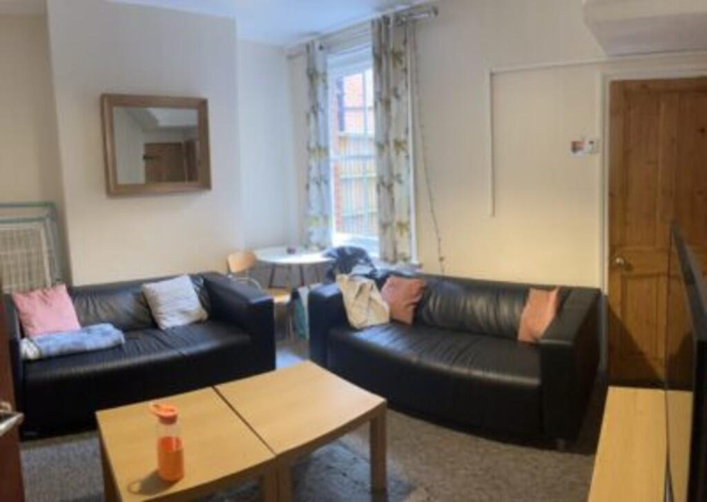 6 bed Semi Detached for rent in Southampton. From Kings Estates - Southampton