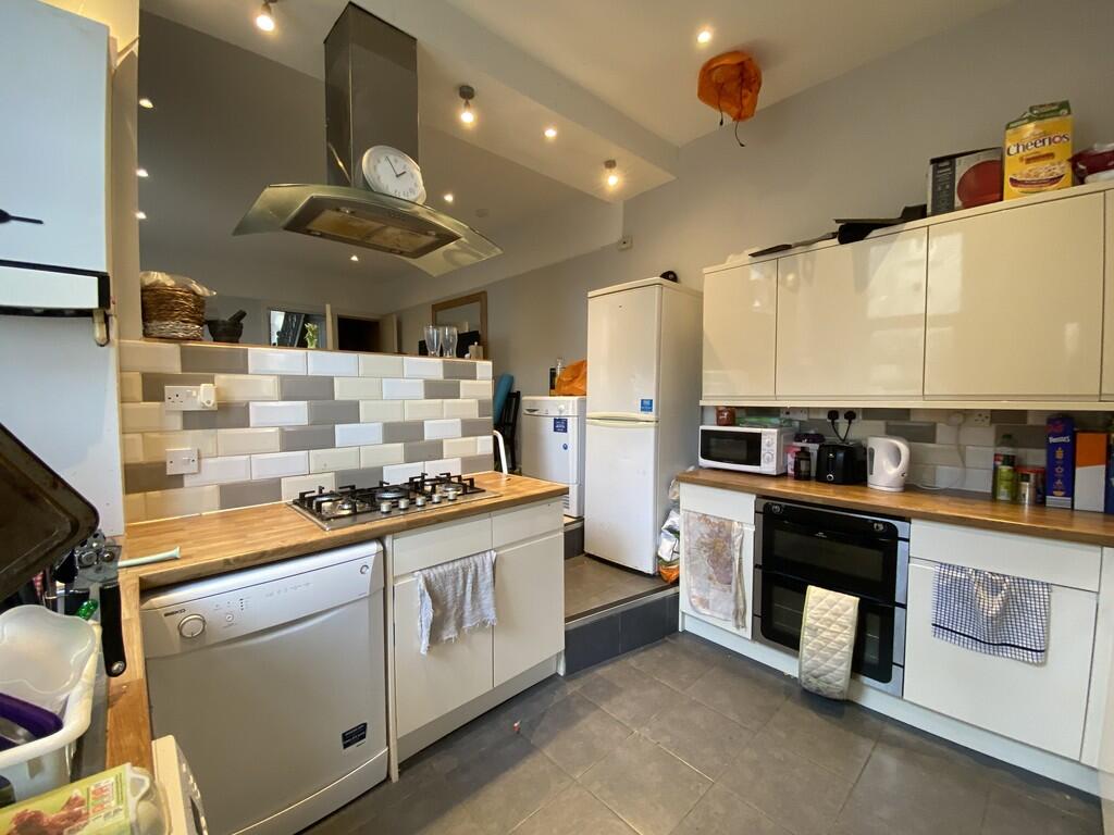 5 bed Semi Detached for rent in Southampton. From Kings Estates - Southampton