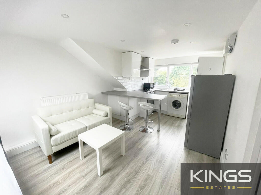 3 bed 1st Floor Flat for rent in Rownhams. From Kings Estates - Southampton 3 bed 1st Floor Flat for rent in Rownhams. From Kings Estates - Southampton