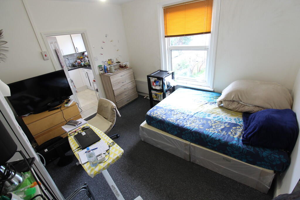 4 bed Studio for rent in Southampton. From Kings Estates - Southampton